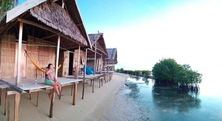 Mawar Homestay Besir Exterior photo